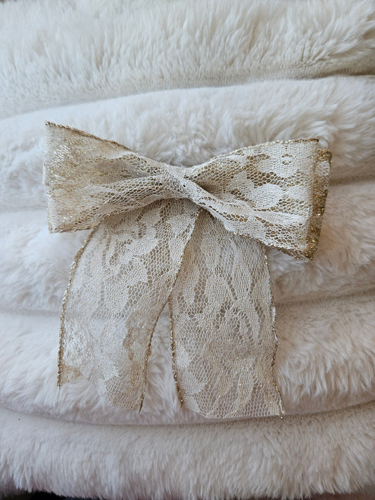 White Lace Bow with Dubtle Gold Glitter